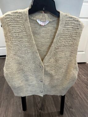 No Boundaries Cream V-Neck Button-Front Sweater Vest